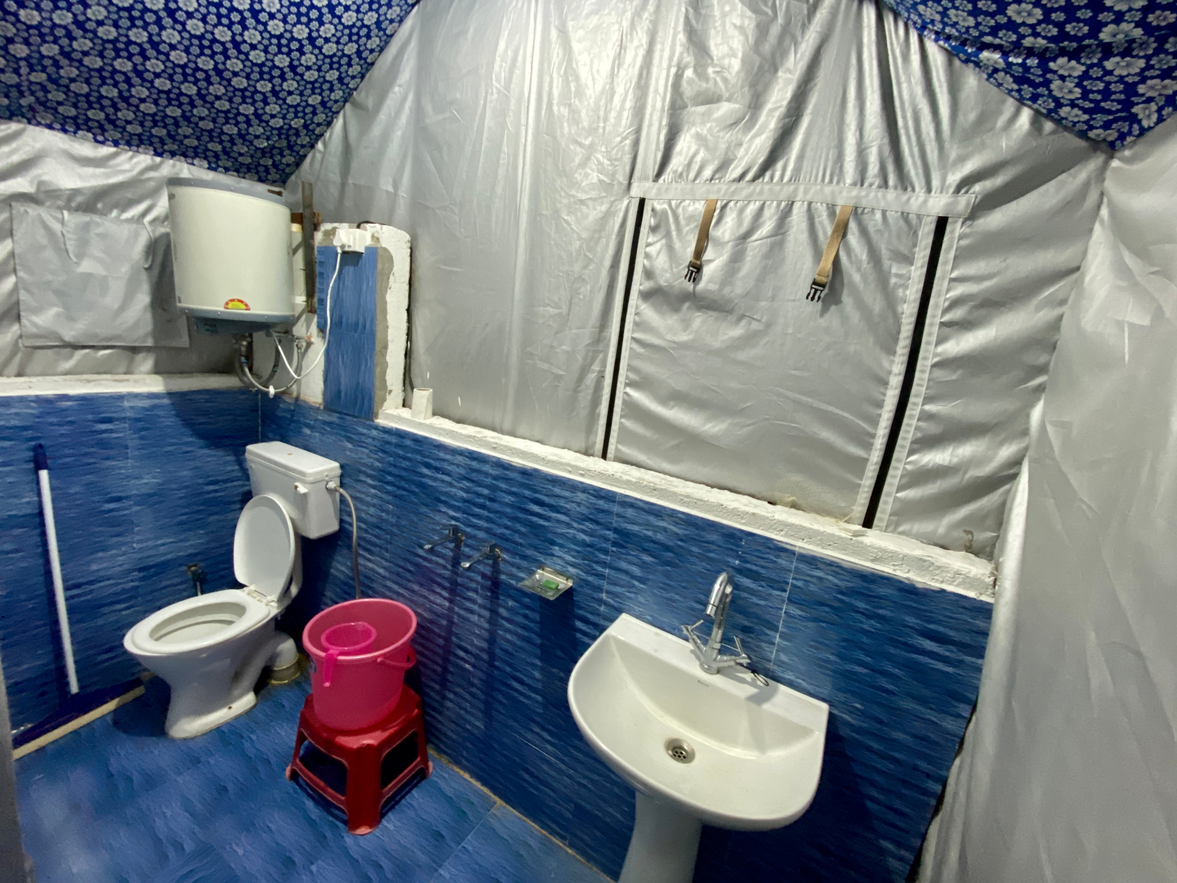 Nomadic camp - Tap to explore photos