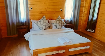 The FrozenFall Resort Room Type - Deluxe Room - Valley View