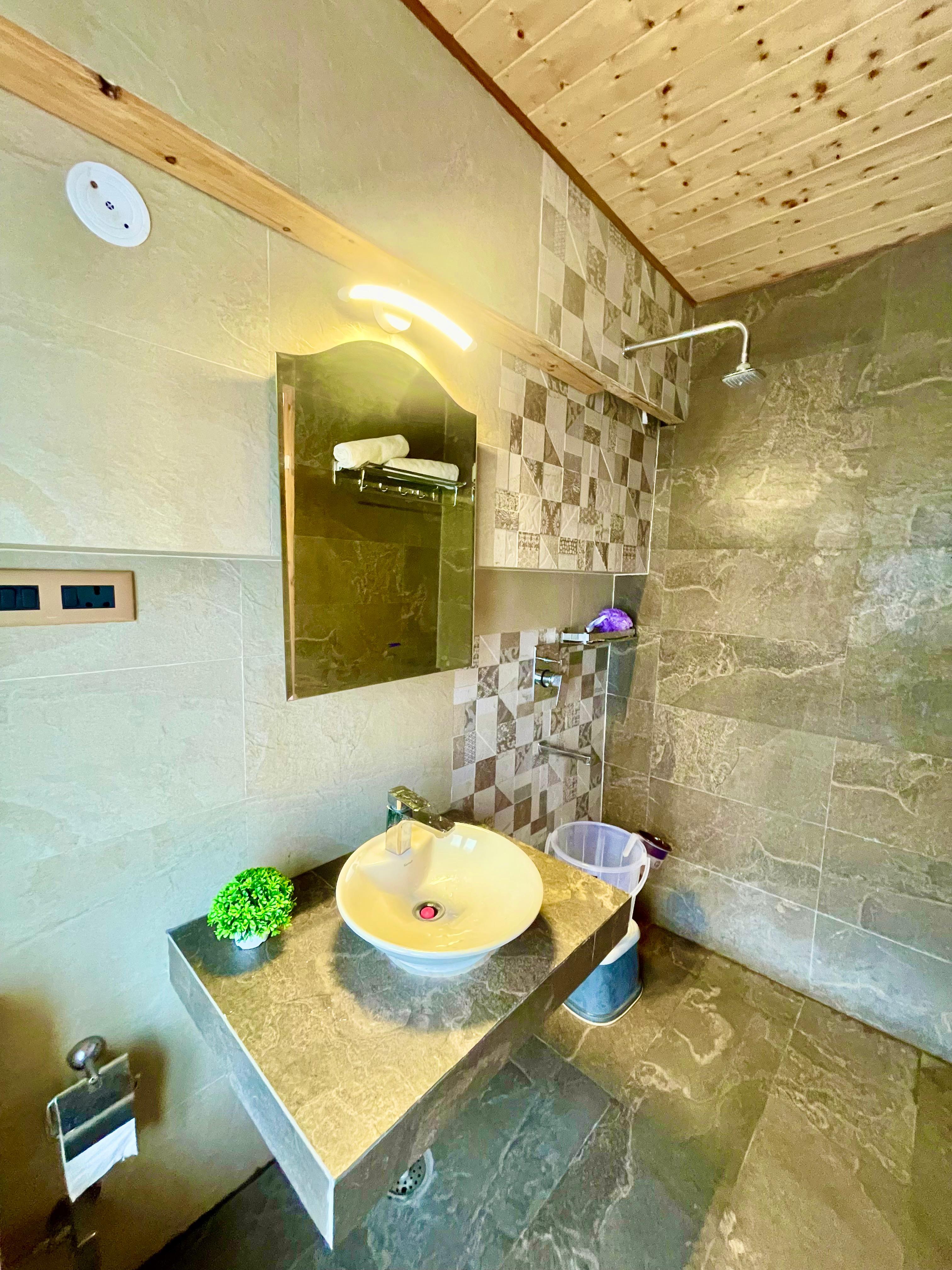 Basil Woods - Tap to explore photos