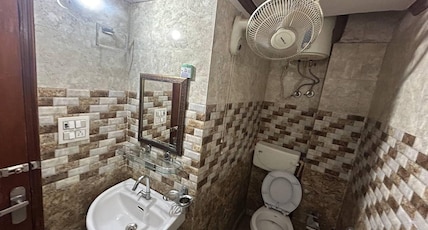 Hotel Fazar Residency Near Nizamuddin Markaz and Dargah Room Type - Triple BedRoom Hotel Fazar Residency Near Nizamuddin Markaz and Dargah Room Type - Triple BedRoom