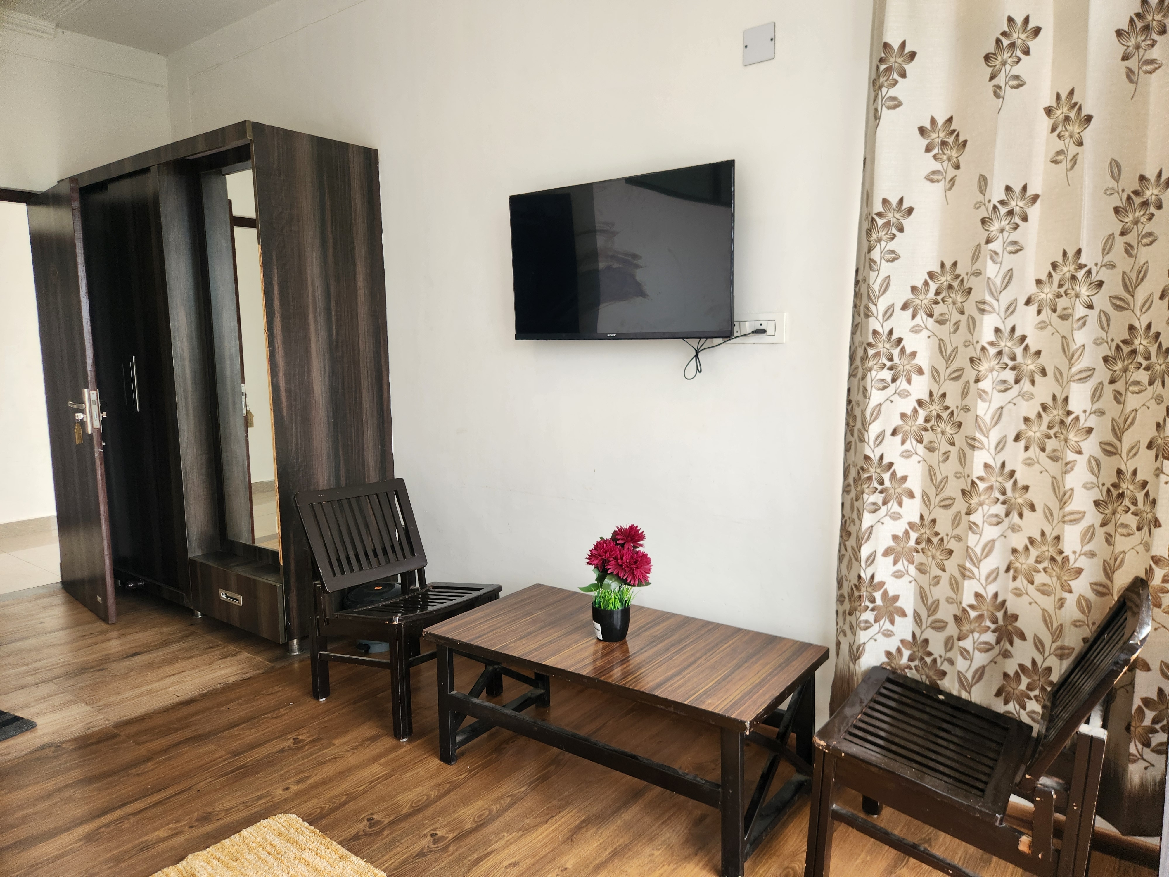 Draft Hotel Bir Billing At Landing Site - Tap to explore photos