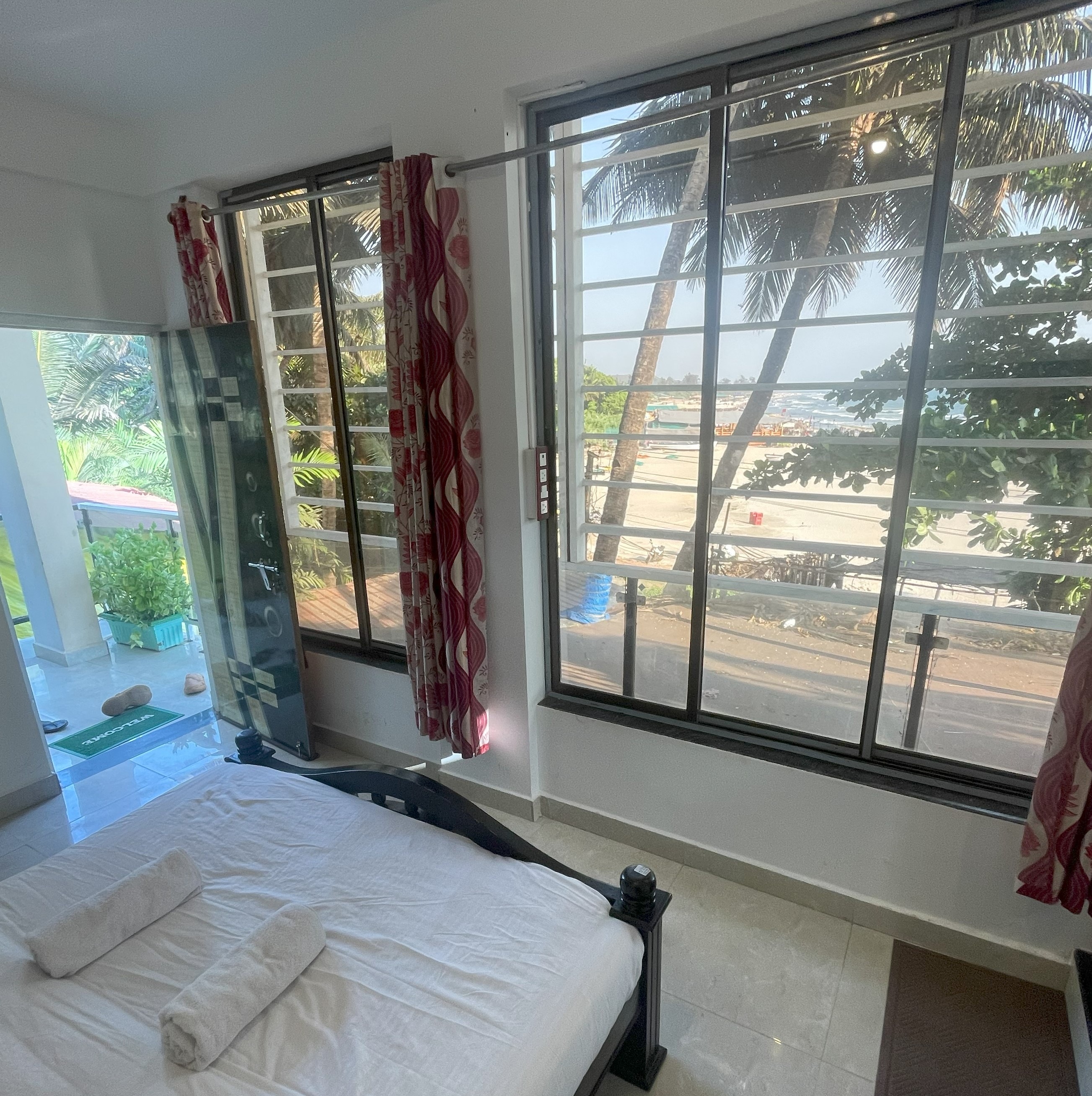 This is it Stays - Seaview Huts and Beach View Rooms - Tap to explore photos