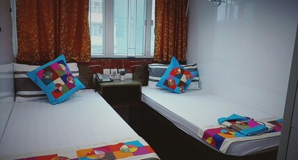 Traveller's Hostel Room Type - Standard Twin Room