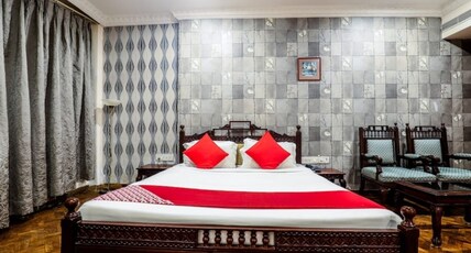LNV HOTELS Room Type - Deluxe Room with Air Conditioning