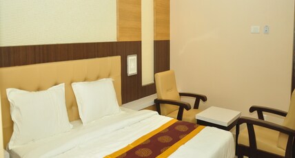 Hotel Adithya Prince International Room Type - Deluxe Room