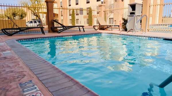 Best Western Joshua Tree Hotel & Suites - Tap to explore photos