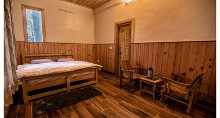 Mohana Homestay Room Type - Budget Deluxe room