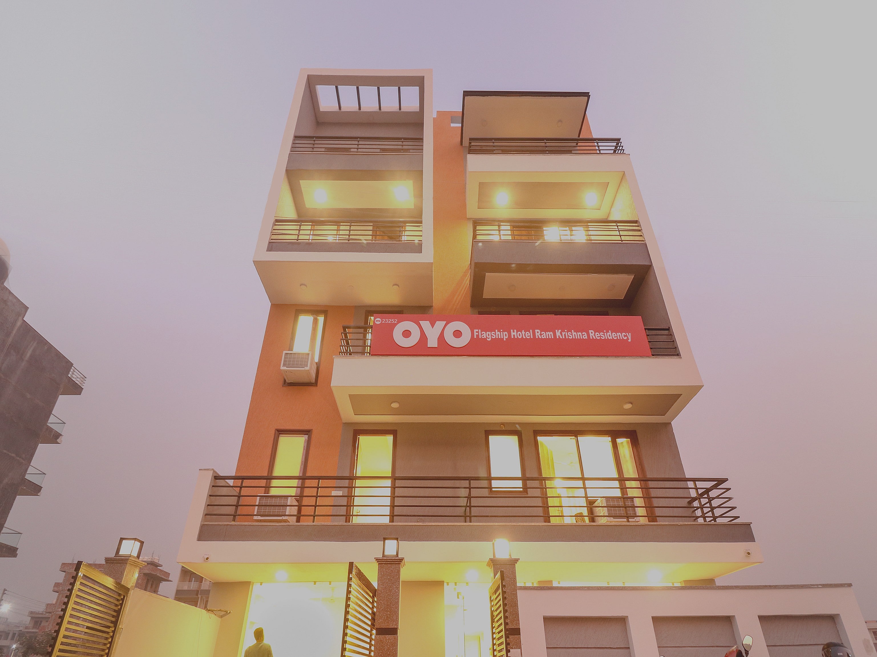 Hotel O Comfort Residency Near Artemis Hospital - Tap to explore photos