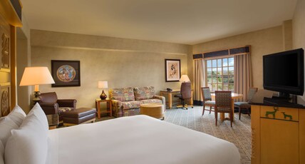 Hilton Santa Fe Buffalo Thunder Room Type - 1 KING BED STUDIO SUITE