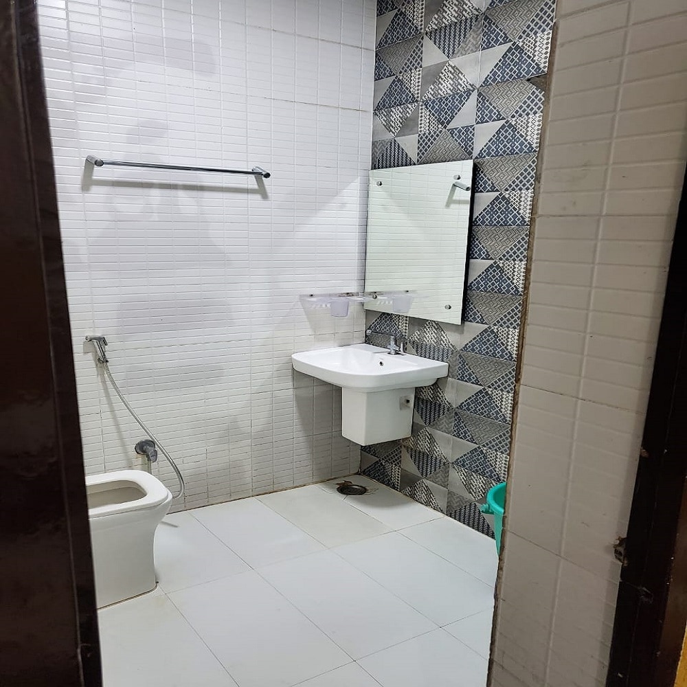 Hotel magnum - Tap to explore photos