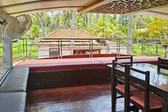 White Rose House Boat