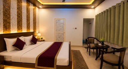Hotel Yash Dham / Infront Of Entry Gate Room Type - Deluxe Room 