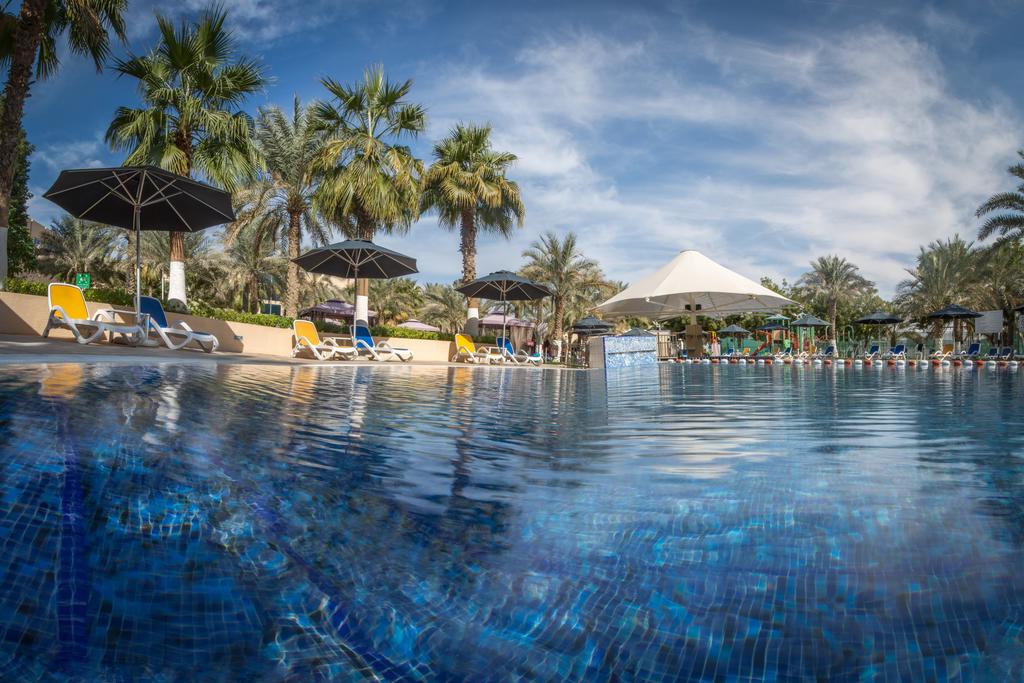 Metropolitan Al Mafraq Hotel - Tap to explore photos