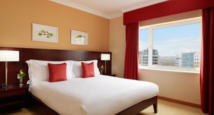 Chelsea Harbour Hotel and Spa Room Type - Chelsea Suite with Balcony - King Bed