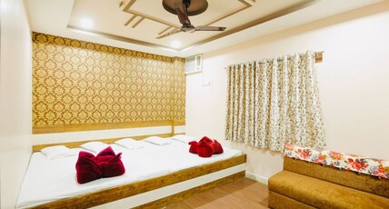 Hotel Kaaynat Mahal Room Type - Ac Deluxe Six Bed Room