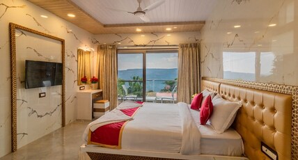 Casa Majestic Resort & SPA Room Type - ASTER - Family Suite Room with Balcony and Jacuzzi Casa Majestic Resort & SPA Room Type - ASTER - Family Suite Room with Balcony and Jacuzzi