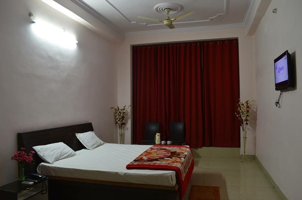 Hotel Shree Shine - Tap to explore photos