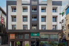 Le ROI, Delhi@ New Delhi Railway Station