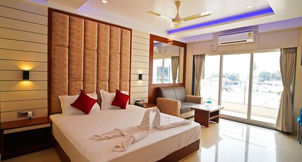 Royal Gitanjali Resort and SPA Room Type - Double Bed Deluxe with Balcony