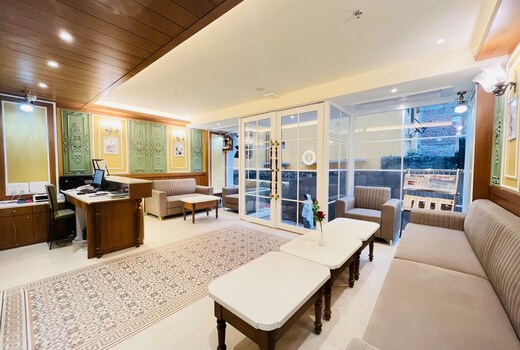 ELEGANCE INN