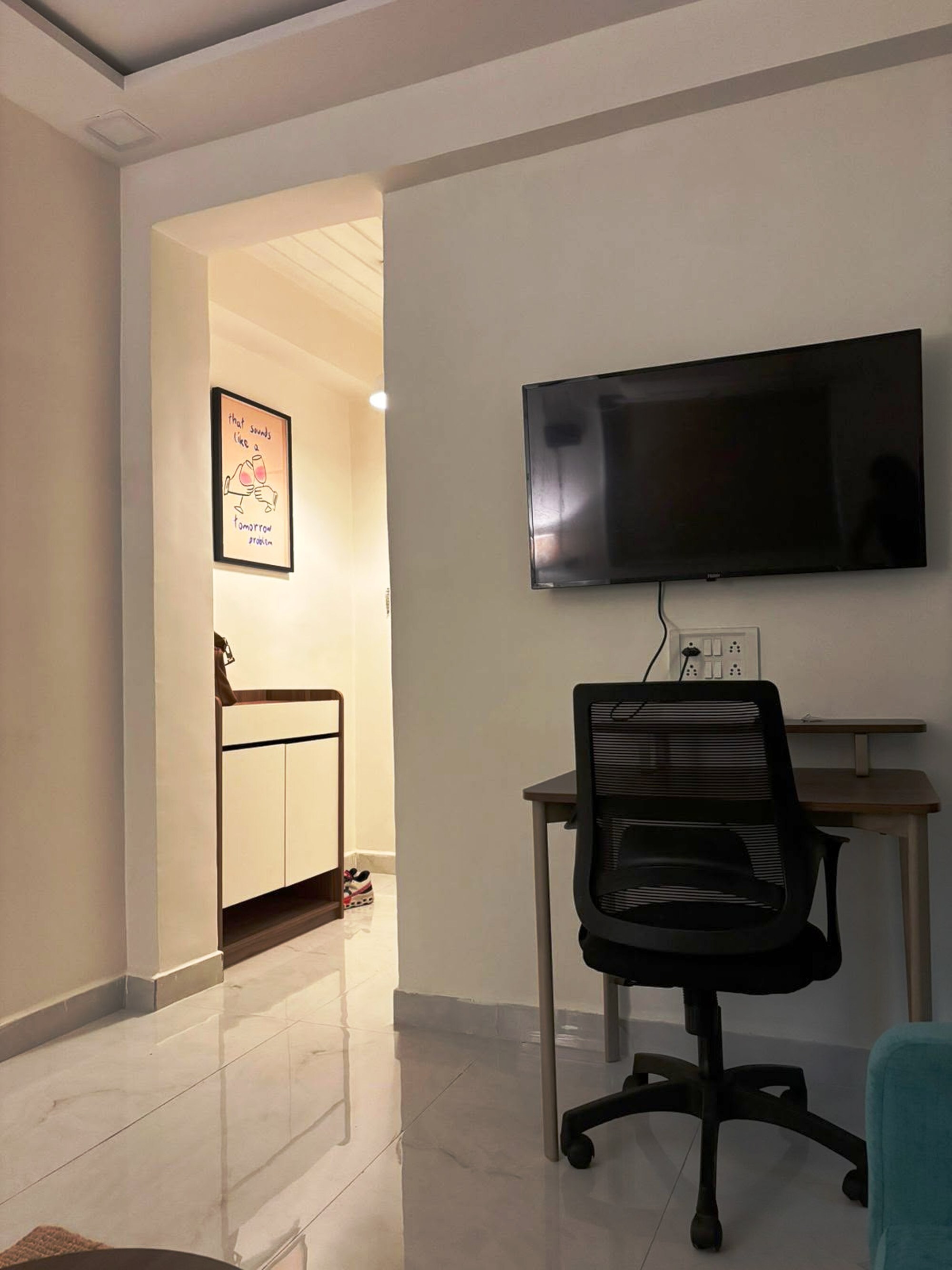 Cozy 1 BHK Mogra Apartments in Khar Bandra West - Tap to explore photos