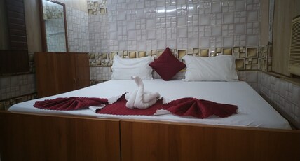 Tripathi's Rampath Inn Near Ram Mandir Room Type - Deluxe Double