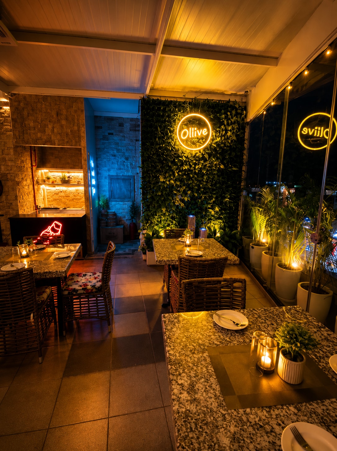 Mohan Tulip ( Oliive-the roof top lounge) - Tap to explore photos