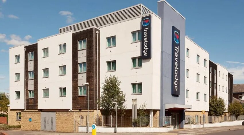 Travelodge Bracknell Central - Tap to explore photos