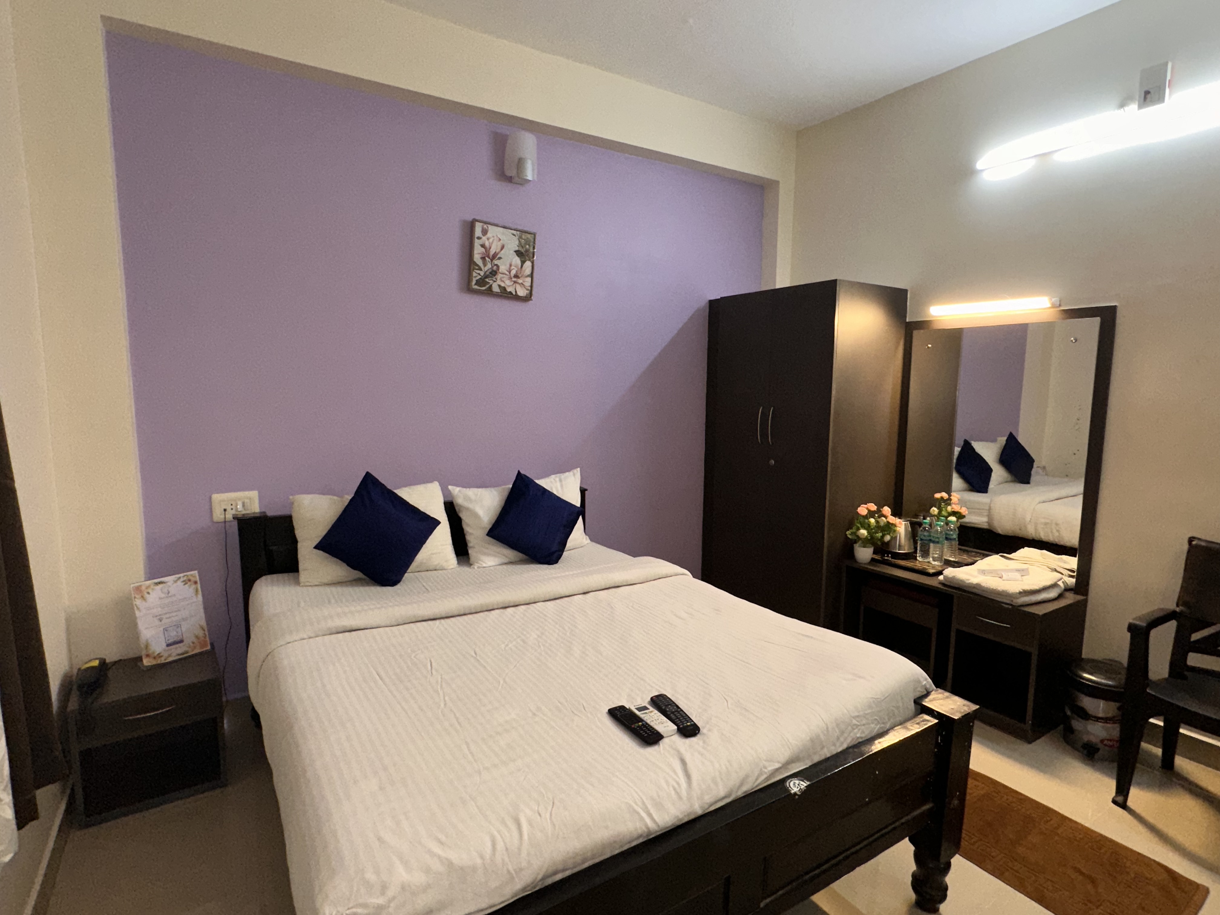 Srichand Business class rooms - Tap to explore photos