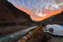 Rooms of YOLO Outdoors | Riverside Luxury Domes & Glamping - Jispa