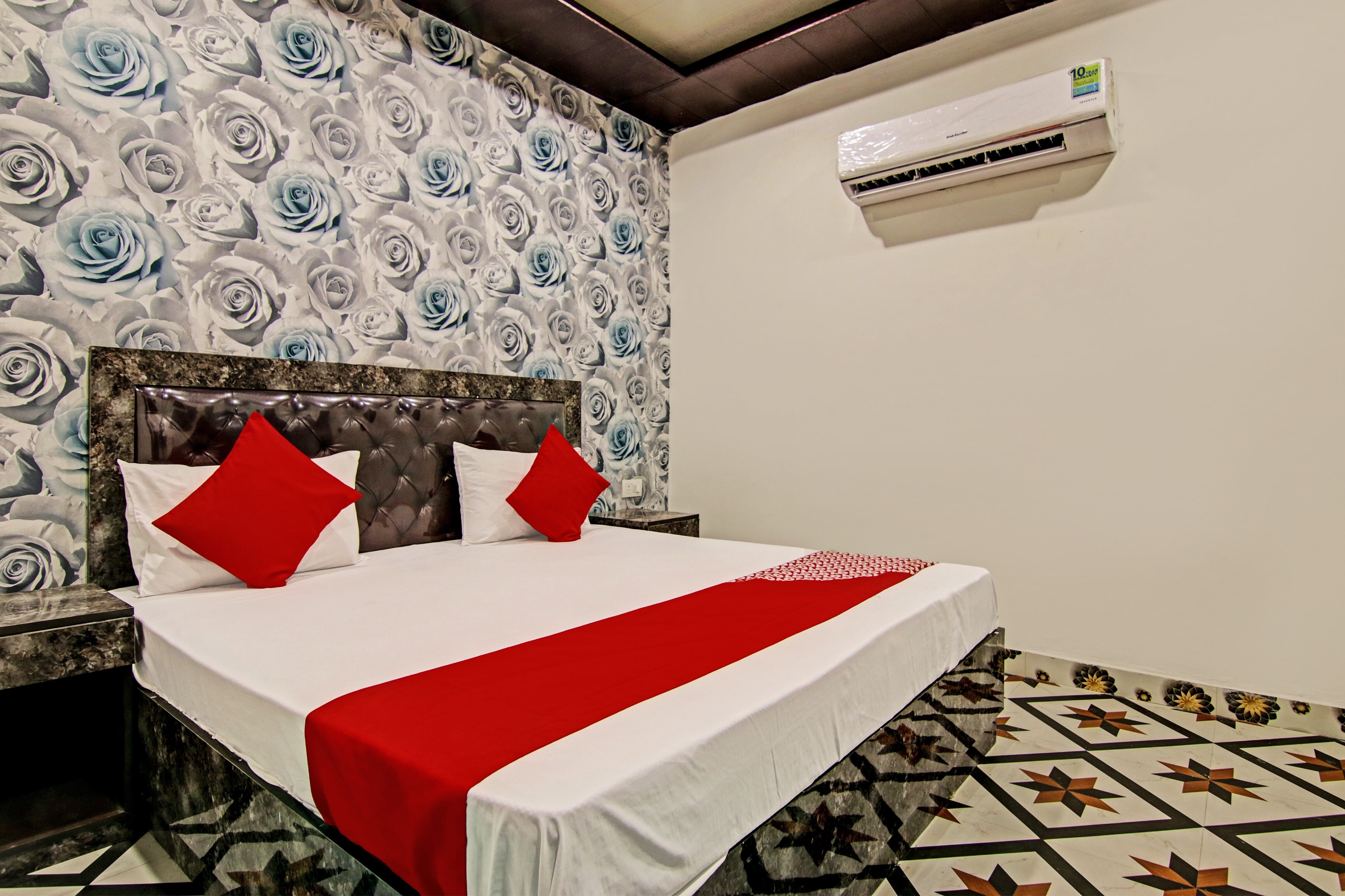 Hotel O Welcome Dau Ji - Tap to explore photos