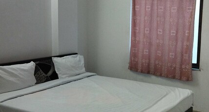 Hotel O Goverdhan Villa Room Type - Classic