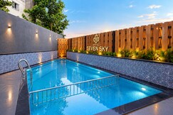 Hotel Seven Sky