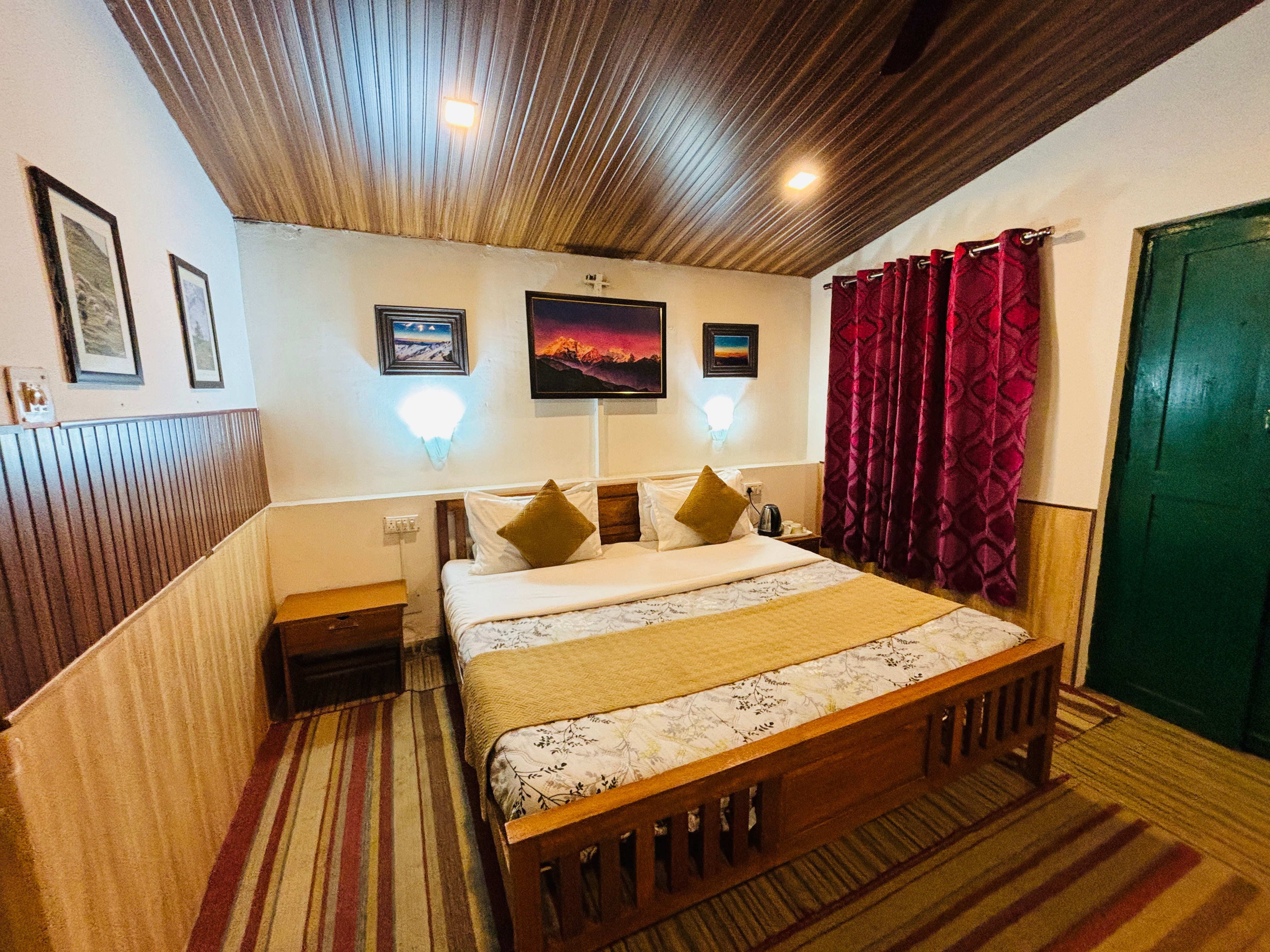 Room on the Roof - Viratkhai - Tap to explore photos