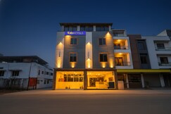 FabHotel Kamari Inn