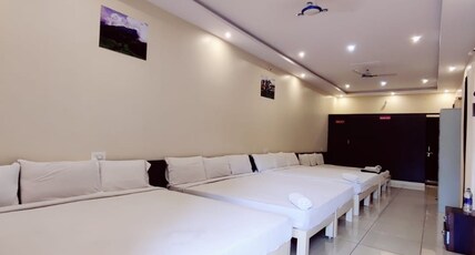 Chirooss Homestay | Dorms & Rooms Room Type - 12 Bed Family Room
