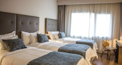 Dazzler by Wyndham Asuncion Room Type - 3 Twin Bed Non-Smoking Room