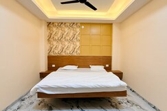 Hotel GURUKRIPA mhow