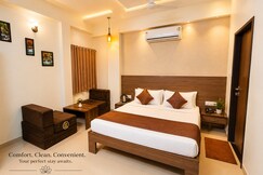 Hotel Kunal & Restaurant (Since 1983)