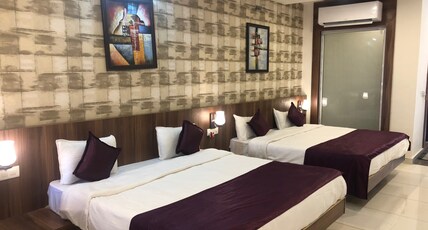 HOTEL RISHABH Room Type - LUXURY FAMILY ROOM