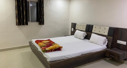 Om Shanti Guest House Room Type - Deluxe Room