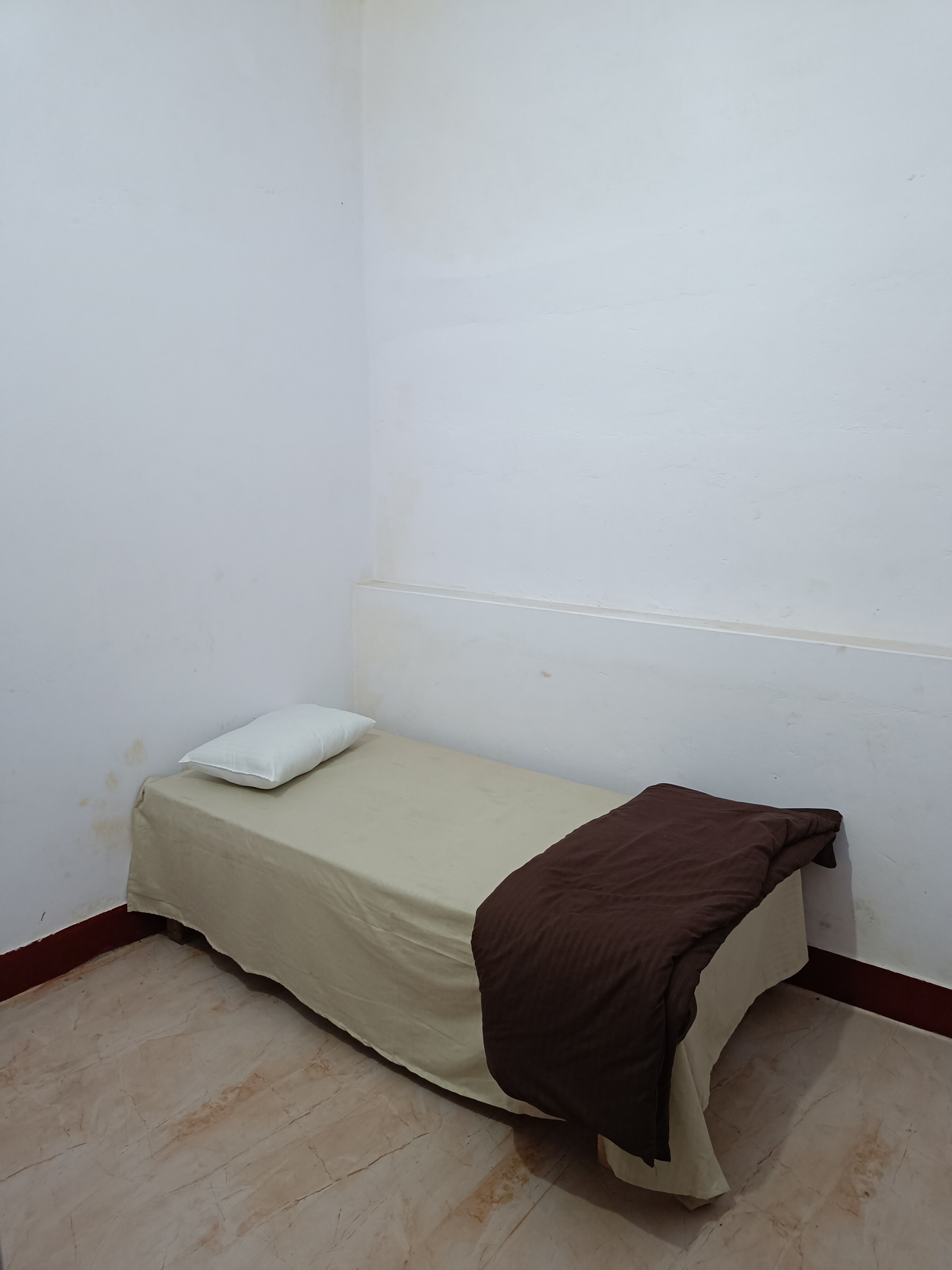 Shri Balaji Guest House - Tap to explore photos