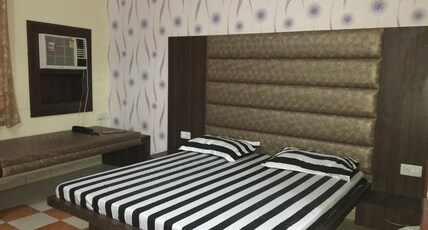 Hotel Jaiswal Room Type - Deluxe Room