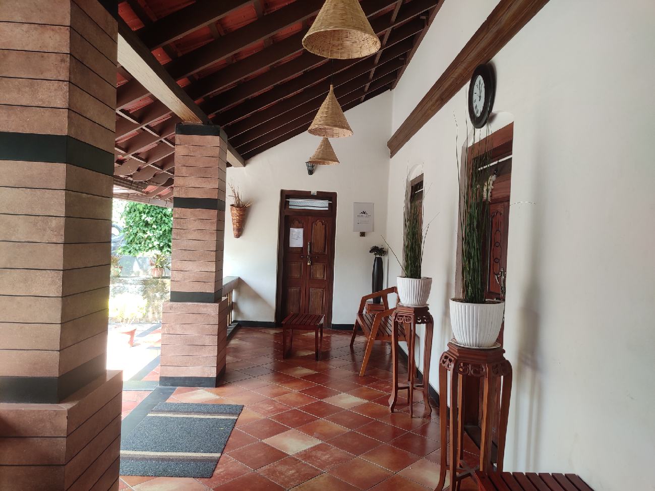 Brezze Bay Home Stay - Tap to explore photos