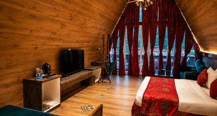 SENTOSA COVE HOTEL Room Type - Luxury Balcony Suite - Himalayan View SENTOSA COVE HOTEL Room Type - Luxury Balcony Suite - Himalayan View