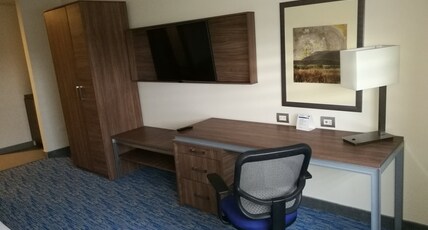 Holiday Inn Express & Suites Ciudad Obregon Room Type - 1 King Suite