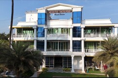White House Beach Resort