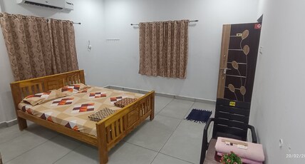 Shri Lawn Park Inn Room Type - Bedroom 5