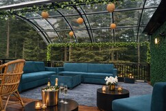 CloudBorn Rooftop Lounge & Stay