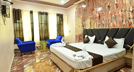 Hotel Golden Palace Room Type - Deluxe AC